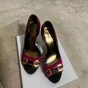 Stylish Pink and Gold Women's Heels thumbnail 3