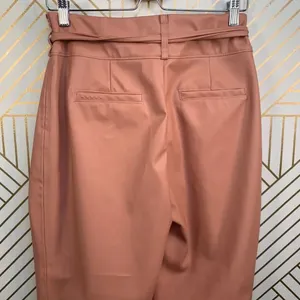 Anthropologie BlankNYC Chelsea Pants Faux Leather Pleated Tapered Pink Size 28‎ thumbnail 7