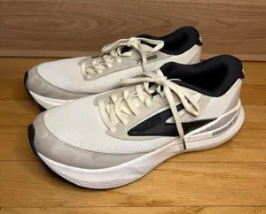 Brooks Adrenaline GTS 24 Women's Sneakers - Size 8.5 thumbnail 1