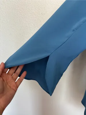 Solid Blue V thumbnail 3