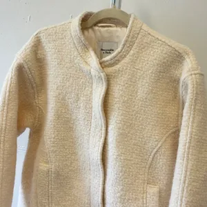 Abercrombie & Fitch Cream Wool Blend Sherpa Bomber Jacket Mock Neck Size Medium thumbnail 4
