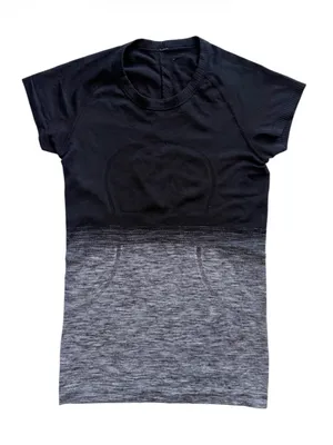 lululemon Swiftly Tech Top Size 4 - Black and Gray Space Dye thumbnail 2