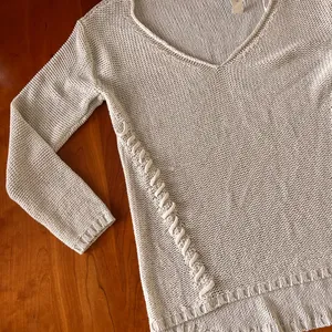 Harper Heritage Francesca’s cream deep Vneck sweater braided sides Size Medium thumbnail 3