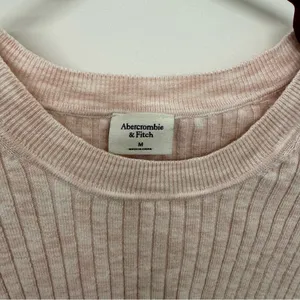 Abercrombie and Fitch Pink Short Sleeve Cropped Sweater thumbnail 2