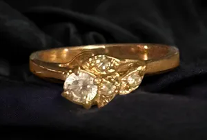Vintage Simulated Diamond Flower Ring Gold thumbnail 1