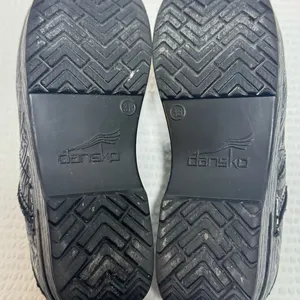 Dansko Professional Black Tooled Leather Women's Clogs size 38 (7.5) thumbnail 8