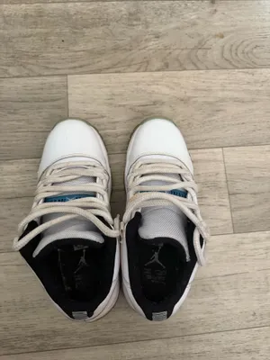 Jordan 11 Retro Low 'Legend Blue' thumbnail 2