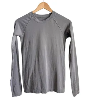 Athleta Long Sleeve Sparkle Performance Top Thumbholes Gray Women's S thumbnail 1