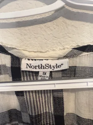 NorthStyle textured Black and White Plaid Button-Front Women’s Blouse 1X thumbnail 2