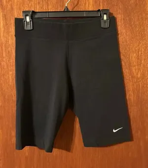 Nike Shorts Size Medium thumbnail 1
