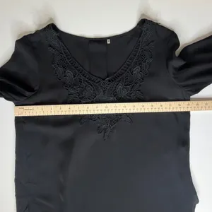 Elie Tahari Black Lace Blouse Small Sheer Lightweight Minimalist Neutral Office‎ thumbnail 8