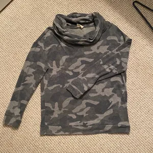 1.4.3. Story by Line Up Camo Turtleneck Sweater thumbnail 1