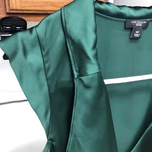 Ann Taylor Green silk blouse top Flounce Ruffle Petite 6 thumbnail 4