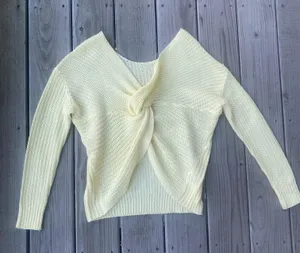 TJMaxx Full Circle Trends Light Pastel Yellow Crop Sweater thumbnail 2