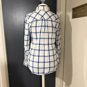 💜 J. Crew 100 Percent Cotton Blue and White Plaid Women's Button Down Shirt 🦭 thumbnail 3