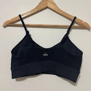 NEW ALO Yoga Alosoft Head Start Bra Size Medium Black NWOT thumbnail 6