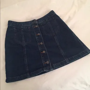 Topshop Moto Denim Button Skirt, Size 28 thumbnail 4