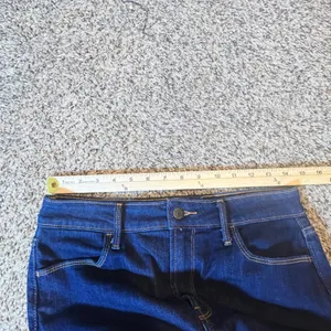 Old‎ Navy Womens High Rise Wow Flare Jeans Dark Wash Indigo Blue Size 6 Denim thumbnail 4
