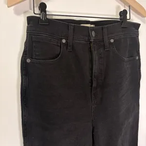 Madewell Black Denim 11” High Rise Flare Jeans Sz 27 thumbnail 2