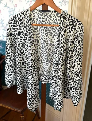 maurices Women's L Black White Animal Print 3/4 Sleeve Pullover Blouse thumbnail 1