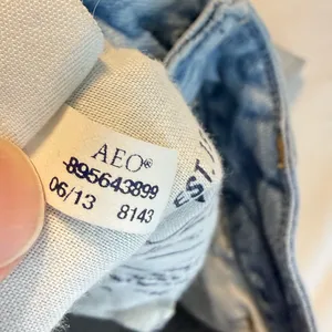 American Eagle Outfitters Distressed Skinny Jeans Low Rise Women’s Size 00 Reg thumbnail 6