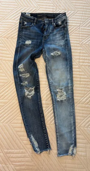 American Eagle Super Hi Rise jeggins Distressed Jeans - Blue Wash Size 4 thumbnail 1