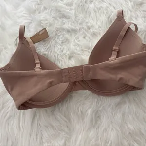 Skims Fits Everybody Scoop Plunge Bra Mica 32DD thumbnail 5
