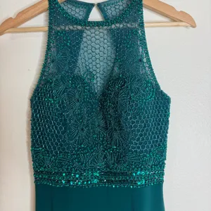 Sherri Hill sleeveless high neck Beaded evening Gown dress Emerald Green Size 4 thumbnail 6