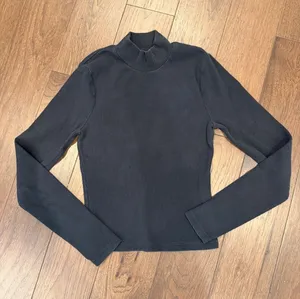 Abercrombie & Fitch So Soft Essentials Black Mock Neck Medium - C27-166 thumbnail 1