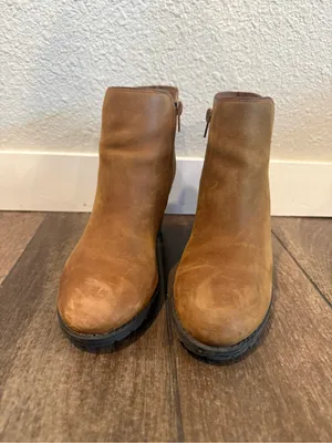 Clarks Boots Women Shoes Brown Leather‎ Ankle Booties Heels Zip Close Size 7.5 thumbnail 3