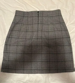 Brandy Melville Gray Plaid Skirt thumbnail 2