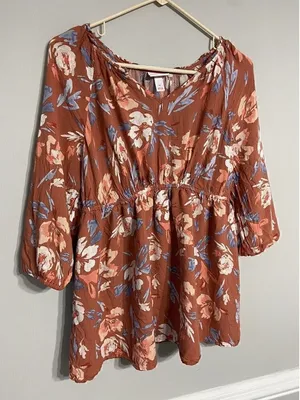 Isabel Maternity Salmon Colored Floral Maternity Blouse Womens XS thumbnail 1