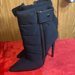 Jennifer Lopez Black Quilted Heeled Boots thumbnail 1