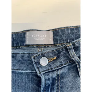 Everlane The Curvy Cheeky Jean Medium Wash Organic Cotton Raw Hem‎ Size 29 Crop thumbnail 3