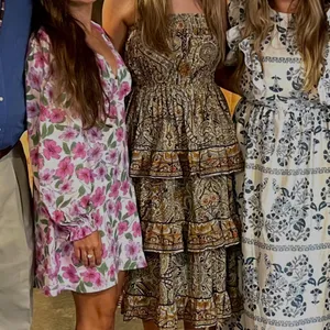 dress Multiple Size M thumbnail 1
