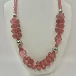 Pink cluster beaded vintage necklace thumbnail 3