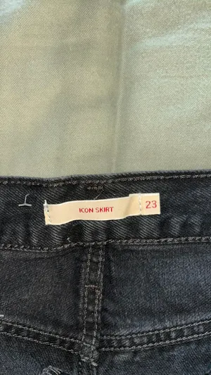 Levi’s Mini Denim Skirt thumbnail 3