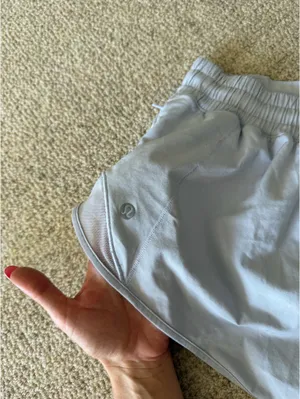 Lululemon Hot Shorts 4" thumbnail 3