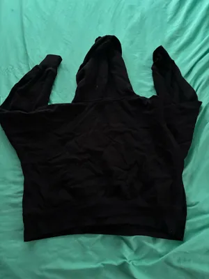 Old navy size medium crop hoodie  thumbnail 3