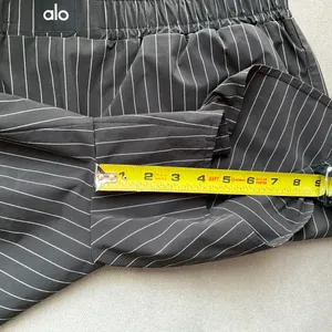 Alo Yoga Pinstripe Daylight Boxer Short Black/Titanium L thumbnail 4