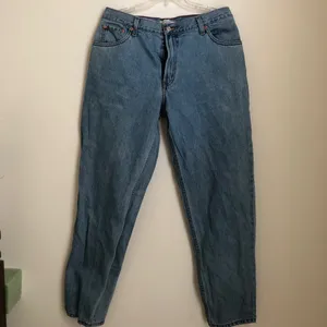 Levis Jeans Women's 14 Blue Vintage 550 Tapered Leg Relaxed Fit Casual thumbnail 2