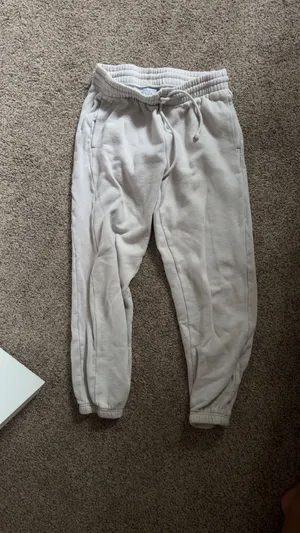 Aritzia boyfriend sweatpants thumbnail 3