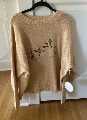 Sweater Tan Size M thumbnail 1