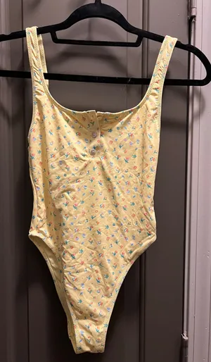 Frankies Bikinis One-Piece Swimsuit thumbnail 1