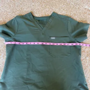 FIGS V-Neck Scrub Top Olive Green Women Medium Nurse Healthcare Uniform thumbnail 6