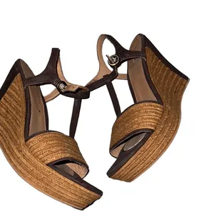 Ugg Brown Leather and Straw Wedge Sandals Size 8.5 thumbnail 2