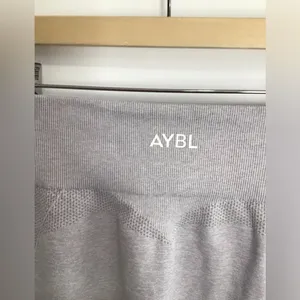 AYBL Gray Leggings Size XS Compression 22" Inseam Side Ruching Running thumbnail 4