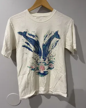 Vintage 90's Hanes Dolphin Seashell Graphic Tee T-Shirt Size Small Tropical W thumbnail 1