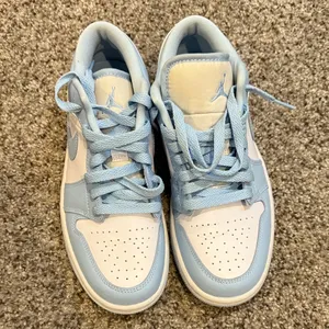 Nike Jordan’s Light Blue and White Sneakers thumbnail 3