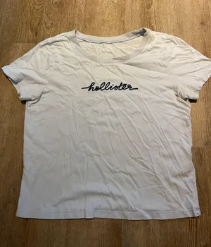 Hollister Tshirt thumbnail 1